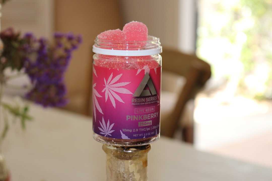 Носки с марихуаной как элемент стиля и самовыражения